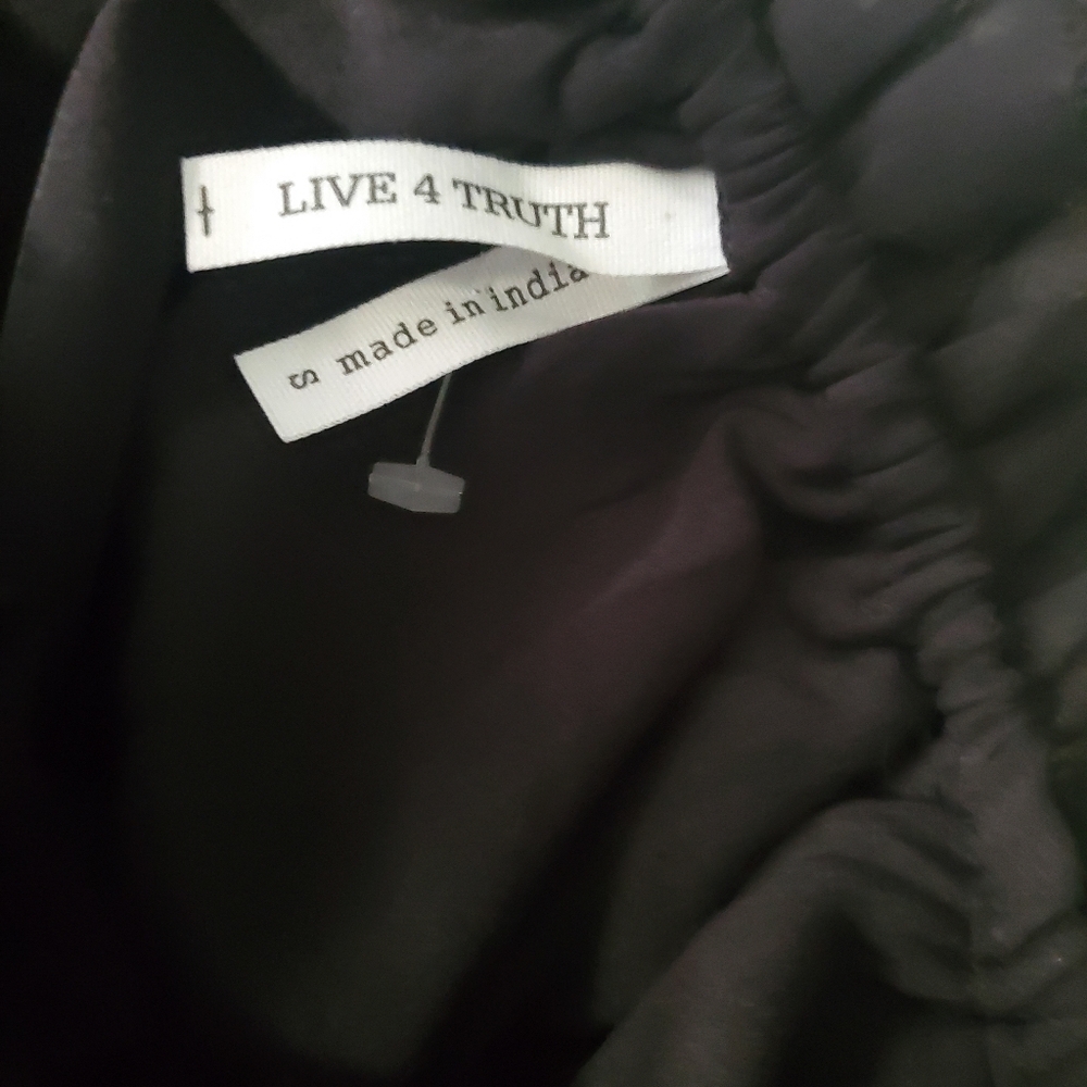 Live 4 Truth Off-Shoulder Ruffle Blouse - Picture 3 of 7